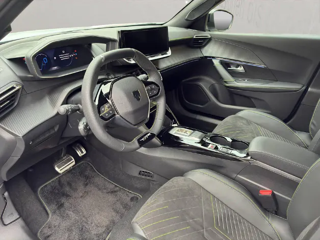 Peugeot 2008 1.2 Hybrid 145 PS GT