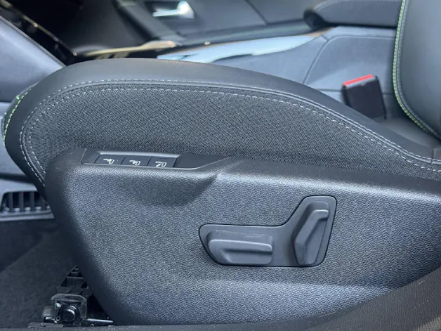 Peugeot 2008 1.2 Hybrid 145 PS GT