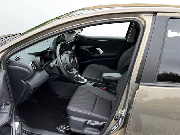 Toyota Yaris 1.5 VVT-i HSD Trend