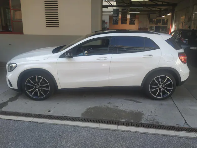 Mercedes-Benz GLA 250 Swiss Star 4m