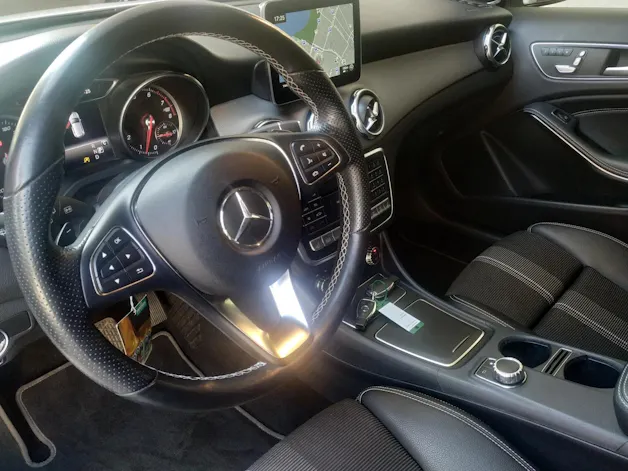 Mercedes-Benz GLA 250 Swiss Star 4m