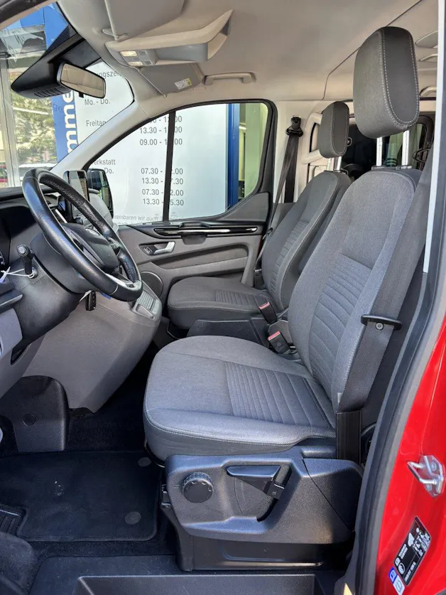 Ford Tourneo C Bus 310 L1 2.0 TDCi 170 Titanium