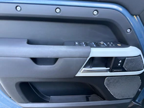 image du véhicule LAND ROVER Defender 110 2.0 P400e SE mit Anhängerkupplung