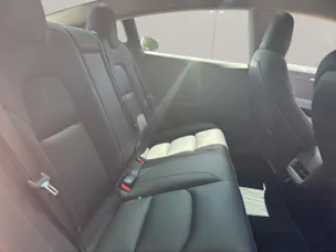 Tesla Model 3 Long Range D