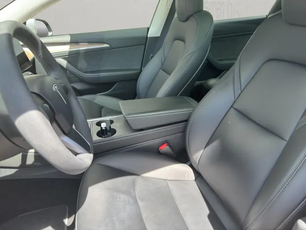 Tesla Model 3 Long Range D