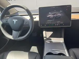 Tesla Model 3 Long Range D