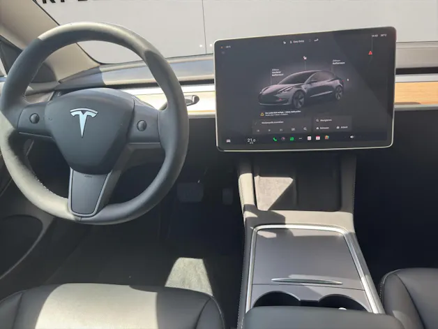 Tesla Model 3 Long Range D