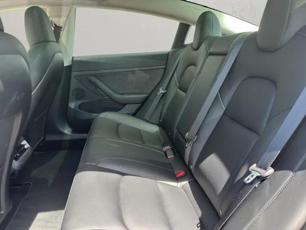 Tesla Model 3 Long Range D