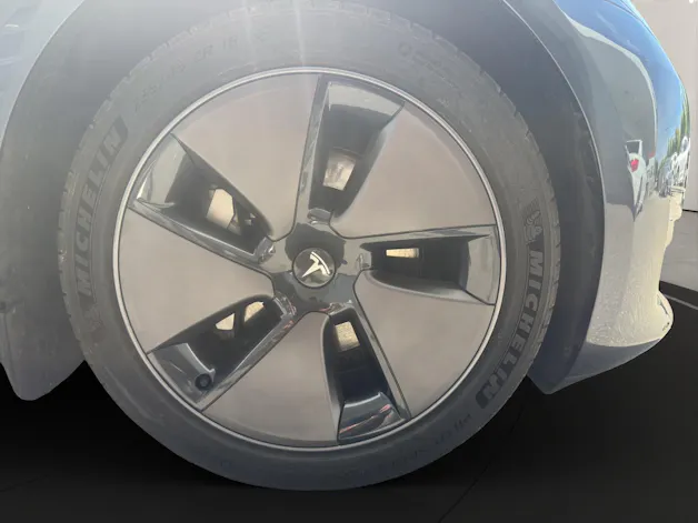Tesla Model 3 Long Range D