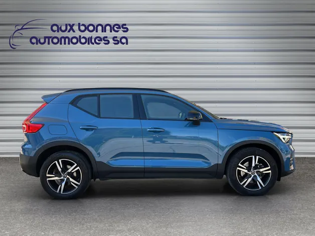 Volvo XC40 B4 Benzin Mild Hybrid AWD Plus Dark DCT