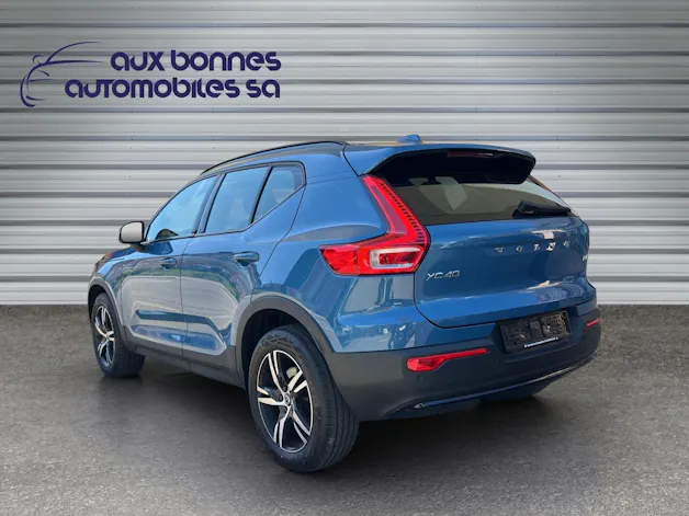 Volvo XC40 B4 Benzin Mild Hybrid AWD Plus Dark DCT