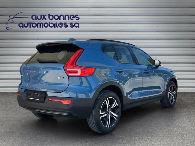 Volvo XC40 B4 Benzin Mild Hybrid AWD Plus Dark DCT