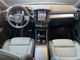 Volvo XC40 B4 Benzin Mild Hybrid AWD Plus Dark DCT