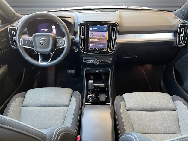 Volvo XC40 B4 Benzin Mild Hybrid AWD Plus Dark DCT
