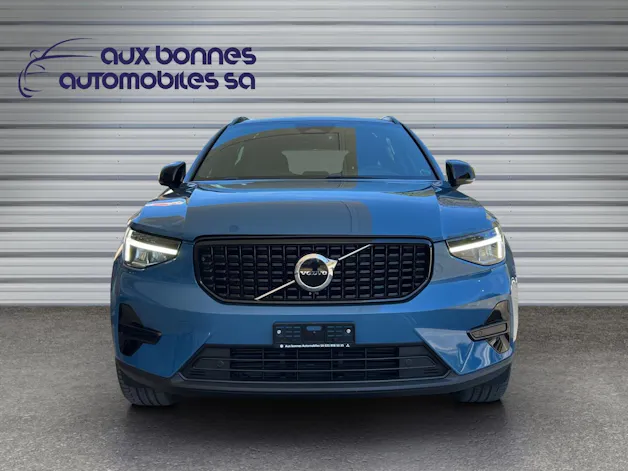 Volvo XC40 B4 Benzin Mild Hybrid AWD Plus Dark DCT