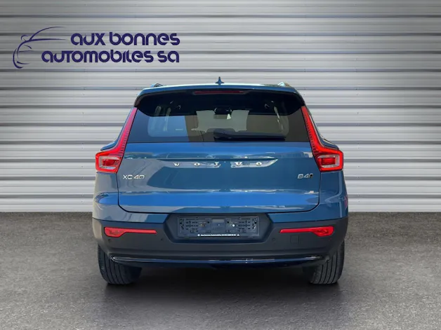 Volvo XC40 B4 Benzin Mild Hybrid AWD Plus Dark DCT