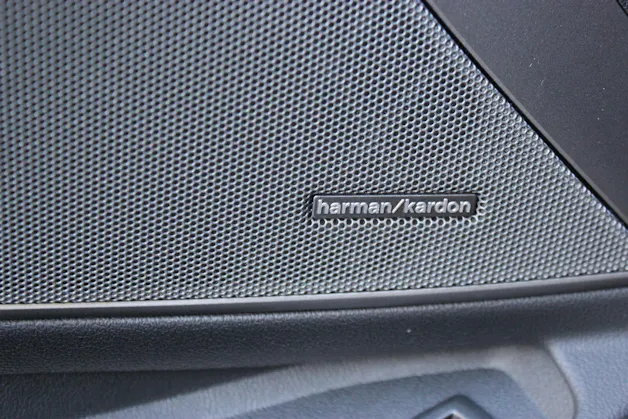 BMW M3 Touring xDrive Competition M CARBON SCHALENSITZE TARTUFO Sonderlackierung *FROZEN DEEP GREEN METALLIC*