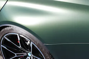 BMW M3 Touring xDrive Competition M CARBON SCHALENSITZE TARTUFO Sonderlackierung *FROZEN DEEP GREEN METALLIC*