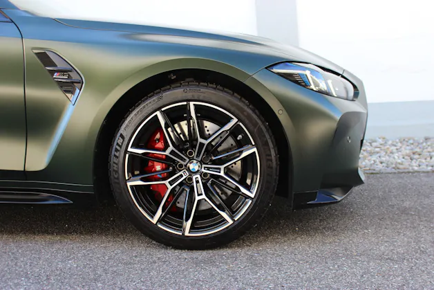 BMW M3 Touring xDrive Competition M CARBON SCHALENSITZE TARTUFO Sonderlackierung *FROZEN DEEP GREEN METALLIC*