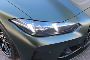 BMW M3 Touring xDrive Competition M CARBON SCHALENSITZE TARTUFO Sonderlackierung *FROZEN DEEP GREEN METALLIC*