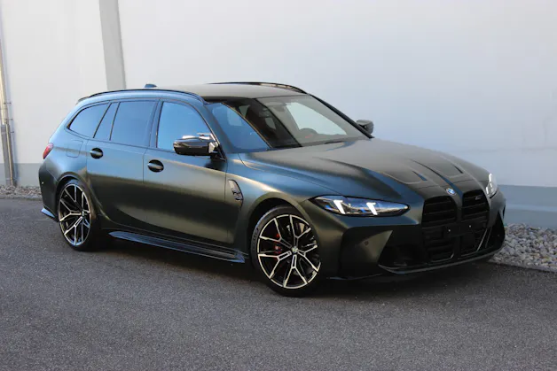 BMW M3 Touring xDrive Competition M CARBON SCHALENSITZE TARTUFO Sonderlackierung *FROZEN DEEP GREEN METALLIC*