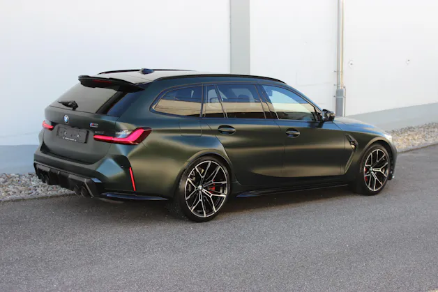 BMW M3 Touring xDrive Competition M CARBON SCHALENSITZE TARTUFO Sonderlackierung *FROZEN DEEP GREEN METALLIC*