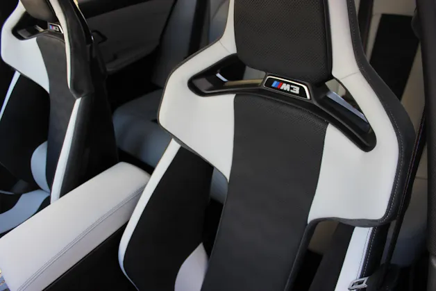 BMW M3 Touring xDrive Competition M CARBON EXTERIEURPAKET Sonderlackierung*DARK EMERALD GREEN METALLIC*