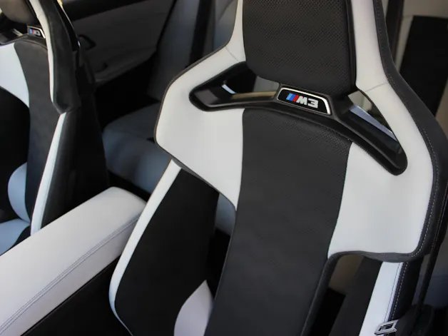 BMW M3 Touring xDrive Competition M CARBON EXTERIEURPAKET Sonderlackierung*DARK EMERALD GREEN METALLIC*