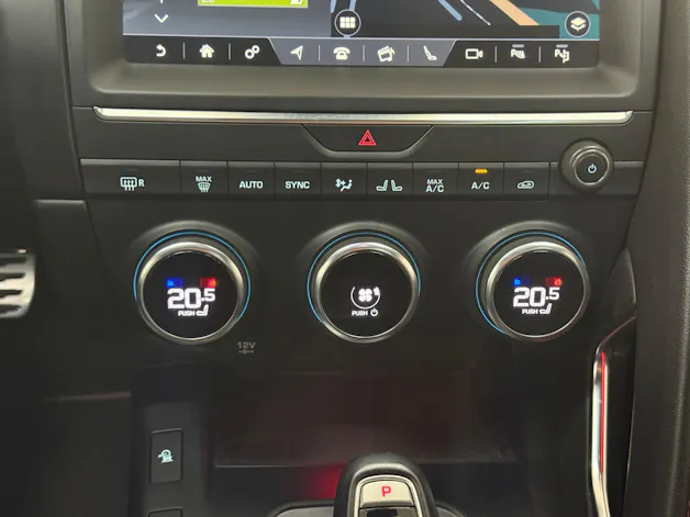 Jaguar E-Pace 2.0d D180 First Edition AWD Automatik