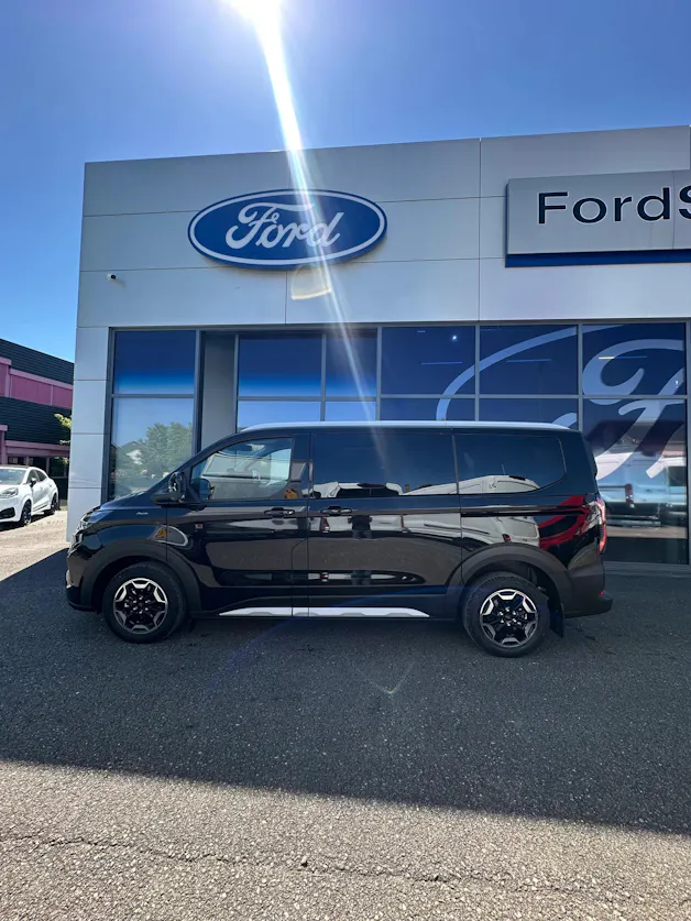 Ford Tourneo Custom 320 L1 2.0 EcoBl Active/170CV/Aut.4x4