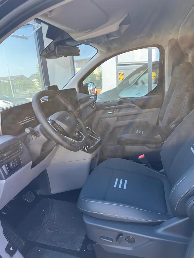 Ford Tourneo Custom 320 L1 2.0 EcoBl Active/170CV/Aut.4x4