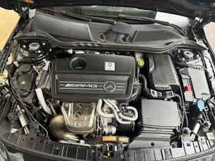 Mercedes-Benz GLA 45 AMG Yellow Night Edition 4Matic 7G-DCT