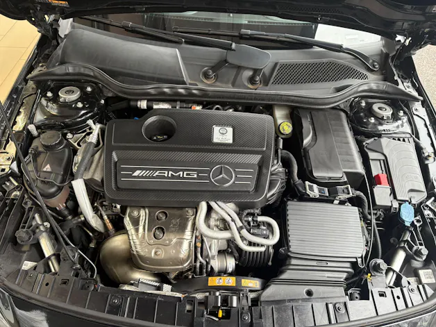 Mercedes-Benz GLA 45 AMG Yellow Night Edition 4Matic 7G-DCT