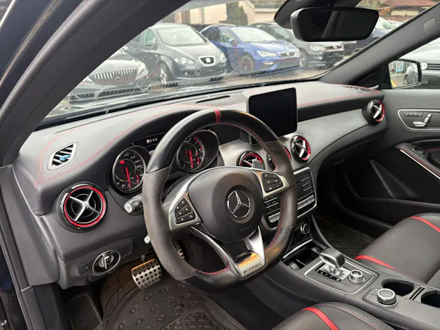 Mercedes-Benz GLA 45 AMG Yellow Night Edition 4Matic 7G-DCT