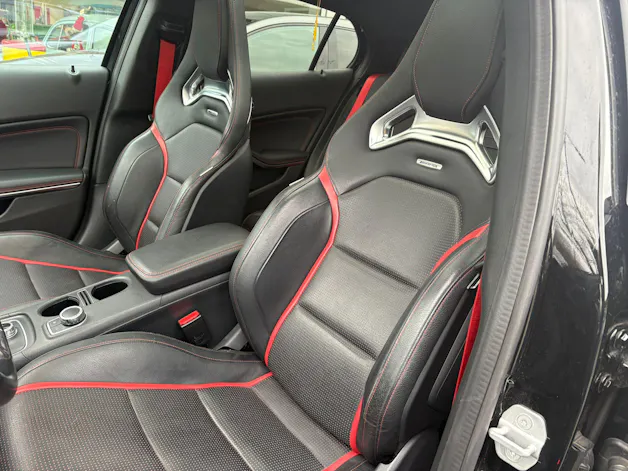 Mercedes-Benz GLA 45 AMG Yellow Night Edition 4Matic 7G-DCT
