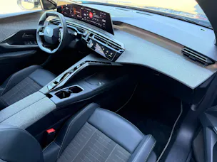 Peugeot 5008 145 Hybrid e-DCS6 GT