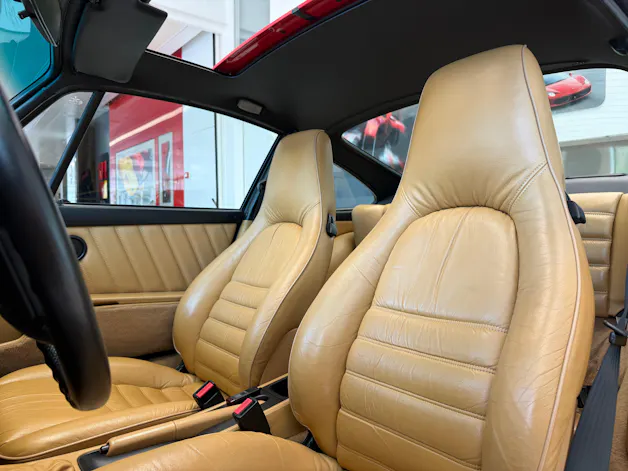 Porsche 911 Carrera 4