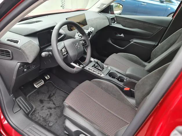 DS Automobiles 3 Crossback E-Tense Ligne Noire