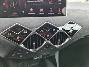 DS Automobiles 3 Crossback E-Tense Ligne Noire