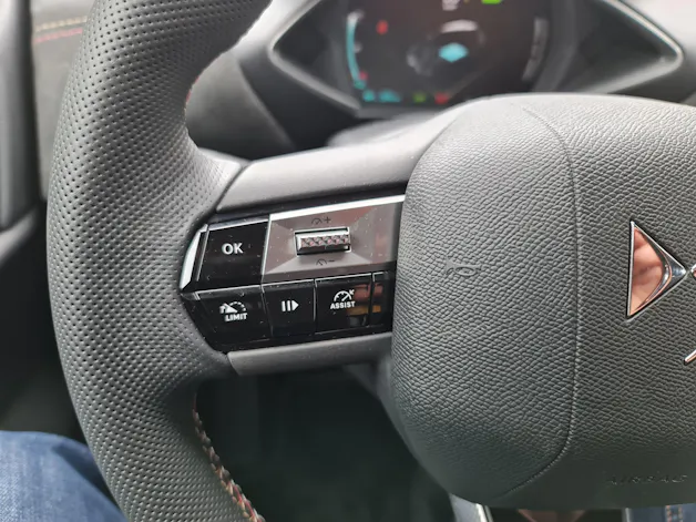 DS Automobiles 3 Crossback E-Tense Ligne Noire