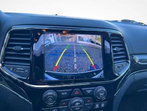 https://vehicle.imgix.net/4323594/adc52e6d-9602-4efa-a4a0-5a444ebbf4a2.jpg