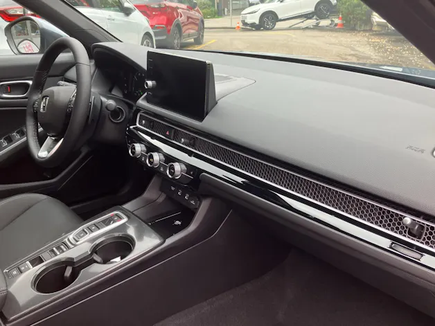 Honda Civic 2.0 i-MMD Advance, Leasing Aktion 1.9 %, Bis zu 8 Jahre oder 160'000 km Garantie