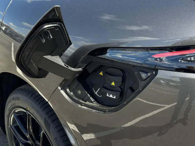 MG IM6 100 kWh Performance 4WD 751 ch