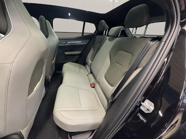 Volvo EX30 CC E60 Twin Performance AWD