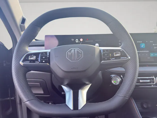 MG HS 1.5 T HEV Luxury