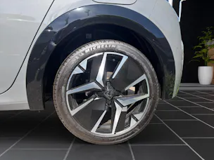 Peugeot 208 NEW 1.2 Hybrid 145 GT