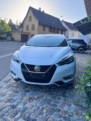 Nissan Micra IG-T100 Xtronic Tekna AVM + LED