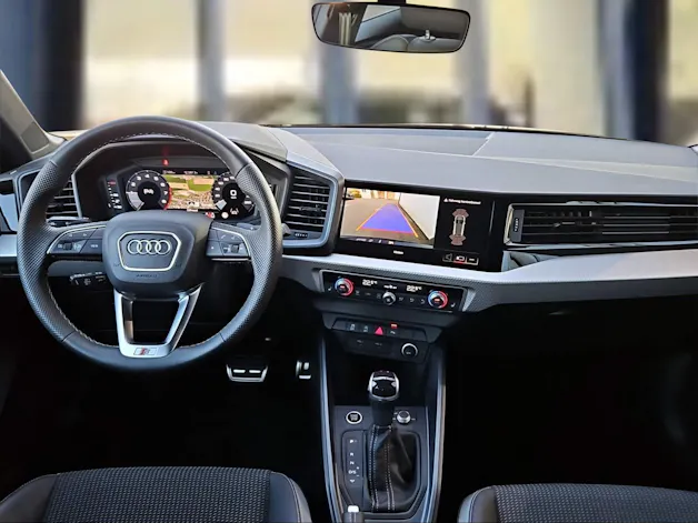 Audi A1 Sportback 30 TFSI S Line S-tronic Navarablau Metallic