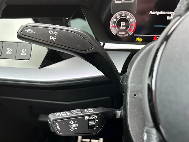 Audi A3 Sportback 35 TFSI S line Attraction S-tronic Daytonagrau Perleffekt