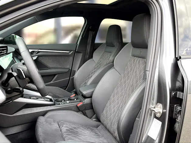 Audi A3 Sportback 35 TFSI S line Attraction S-tronic Daytonagrau Perleffekt